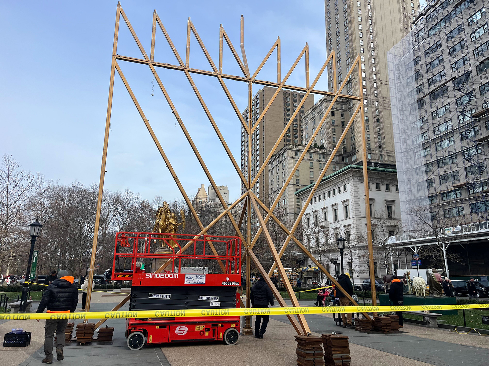 Massive menorah installed in New York City ahead of Hanukkah