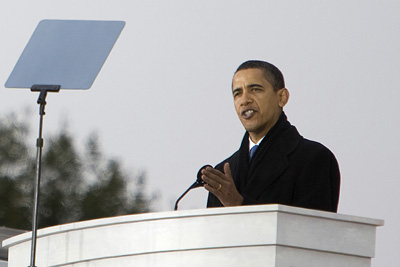(RNS4-JAN18) President-elect Barack Obama speaks at the Lincoln Memorial for a public Welcome Ceremony on Sunday, Jan. 18, 2009. Religion News Service photo by David Jolkovski. 