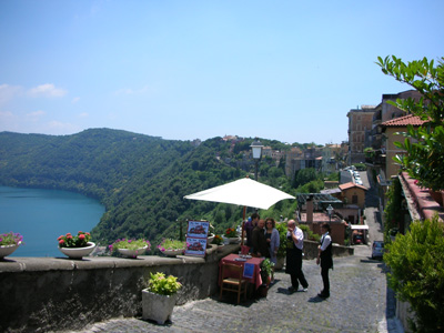 (RNS2-JUNE22) Castel Gandolfo, located 15 miles south of Rome, has been a papal summer retreat since 1624. The tourist town overlooks a volcanic crater lake. For use with RNS-POPE-SUMMER, transmitted June 22, 2009. Religion News Service photo by Francis X. Rocca. 