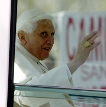 (RNS) Pope Benedict XVI will face a more hostile audience when he visits the United Kingdom next week than he did when he visited Washington and New York, seen here along Fifth Avenue, in 2008. Religion News Service file photo by Hilton Flores/The Staten Island Advance. 