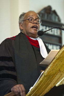 (RNS4-MAR01) The Rev. Peter Gomes, pastor of Harvard University's Memorial Church and an acclaimed preacher, died Feb. 28 at age 68. For use with RNS-GOMES-OBIT, transmitted March 1, 2011. RNS photo courtesy Justin Knight/Harvard Divinity School. 