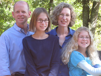 (RNS4-MAY04) The Rev. Tonya Vickery of Cullowhee Baptist Church in Cullowhee, N.C., splits pastoral and parenting duties with her husband, Jeffrey, as the parents of Elizabeth, 13, and Ally, 11. For use with RNS-MINISTER-MOMS, transmitted May 4, 2011. RNS photo courtesy Tonya Vickery. 
