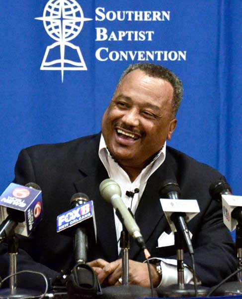 In a close vote, members of the Southern Baptist Convention have voted to accept the alternate unofficial name of ``Great Commission Baptists.'' The debate on Tuesday immediately followed the election of the Rev. Fred Luter as the denomination’s first African-American president. RNS photo courtesy Baptist Press
