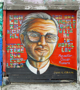 Mural of slain Salvadoran Archbiship Oscar Romero by Juana Alicia. Photo of mural by Franco Folini via Flickr