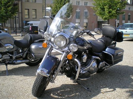 Harley-Davidson 1450 FLHR Road King - photo courtesy Dédélembrouille via Wikimedia Commons (http://bit.ly/11GgAlU)