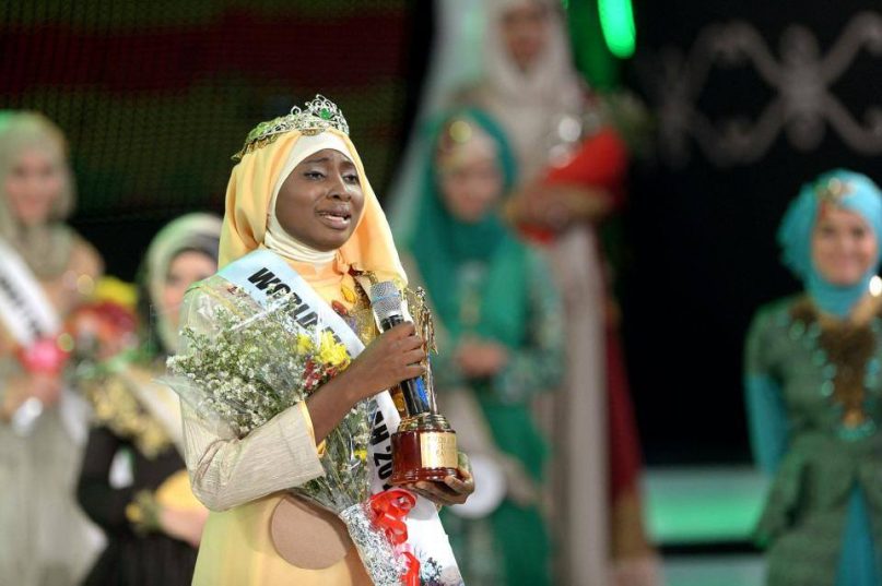 Obabiyi Aishah Ajibola of Nigeria was crowned Miss World Muslimah 2013.