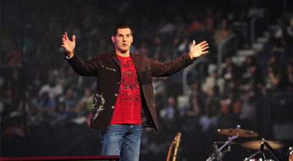 Craig Groeschel, pastor one of the largest churches in the U.S., says men should "man up." 