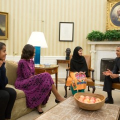 Malala meeting at the White House with President Obama and family.
