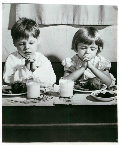 (Date/location unknown) Children praying. Religion News Service file photo