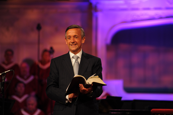 Dr. Robert Jeffress reads from the Bible. Photo by David Edmonson, courtesy of First Baptist Church, Dallas, TXDr. 