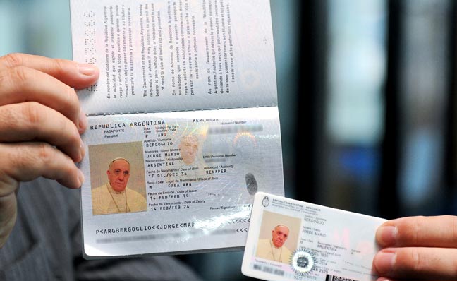 Pope Francis' Argentinian passport and ID card. Image courtesy of Argentina's Ministry of the Interior.