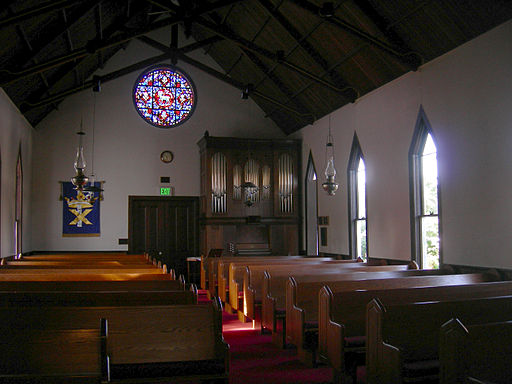 An empty church. Photo by Joe Mabel, via Wikimedia Commons.