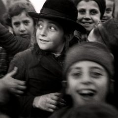 Roman Vishniac, [Jewish schoolchildren, Mukacevo], ca. 1935–38. Photo © Mara Vishniac Kohn. Courtesy International Center of Photography