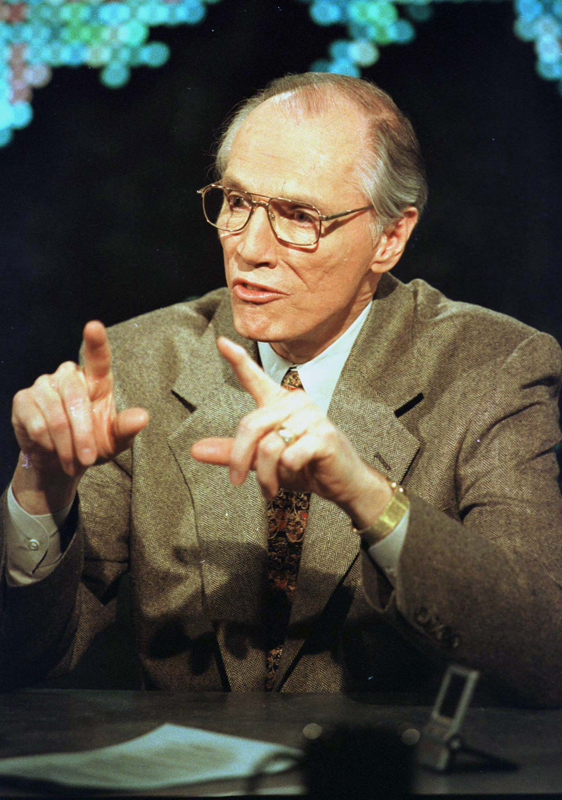 Bob Jones University President Bob Jones III appears on CNN's Larry King Live in Washington on March 3, 2000. Photo courtesy of REUTERS *Editors: This photo may only be republished with RNS-BOBJONES-GAYS, originally transmitted on March 23, 2015.