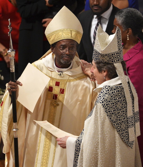 Bishop Michael Bruce Curry stands with Bishop Katharine Jefferts Schori after his Installation ceremony, at the Washington National Cathedral, in Washington, November 1, 2015. Photo courtesy REUTERS/Mike Theiler