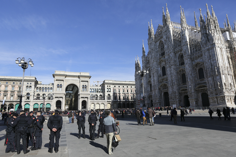 Italian Carabinieri officers stand at the Duomo's square downtown Milan, Italy, on February 21, 2016. Photo courtesy of REUTERS/Stefano Rellandini 
*Editors: This photo may only be republished with RNS-MILAN-MOSQUE, originally transmitted on Feb. 25, 2016.