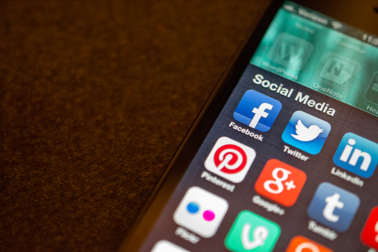 Social media apps on a phone. Photo by Jason Howie/Creative Commons