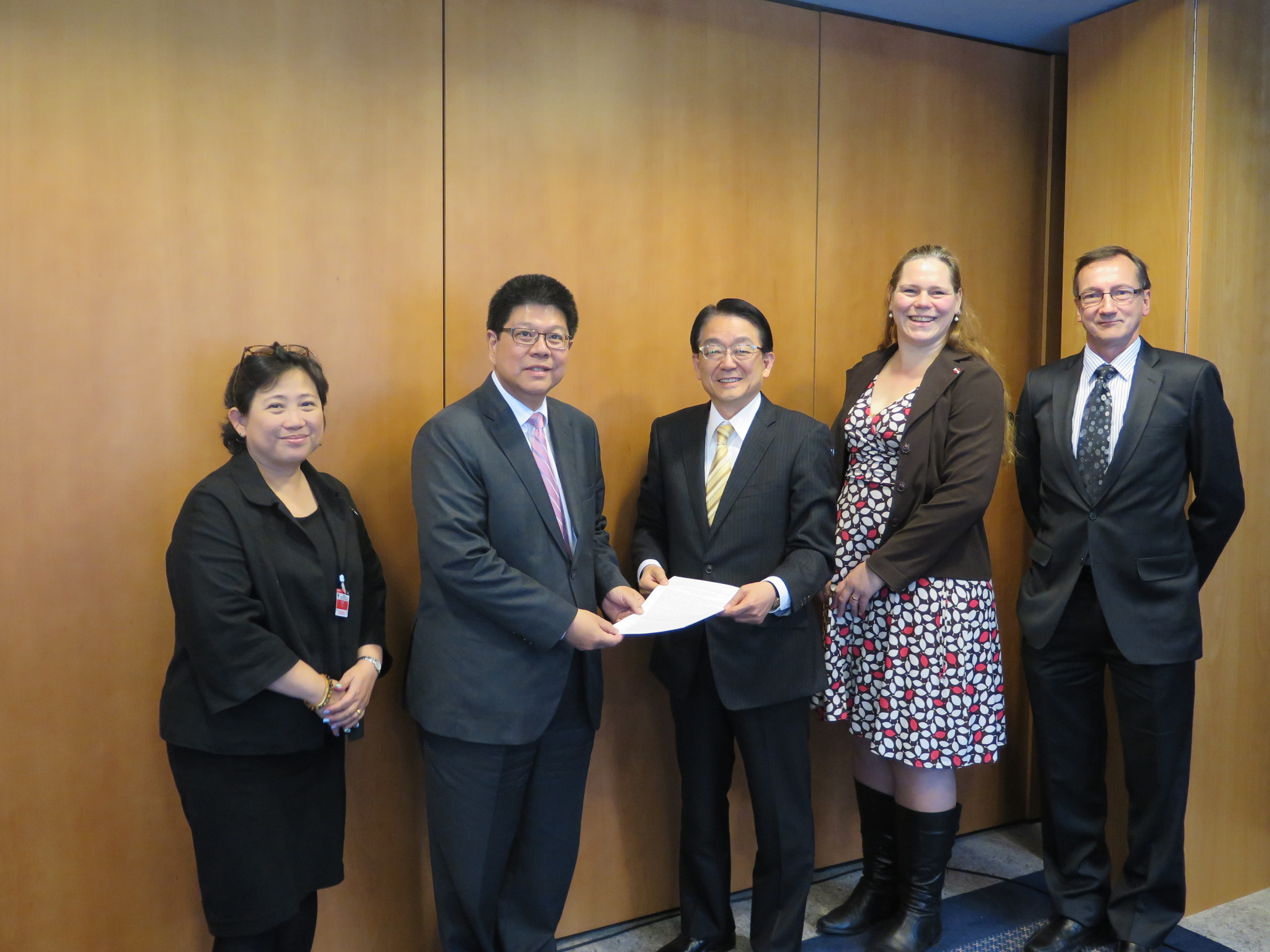 Faith groups in Geneva issue interfaith statement: urgent action toward nuclear weapons abolition