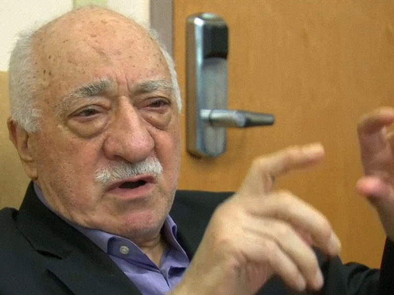 U.S.-based cleric Fethullah Gulen, whose followers Turkey blames for a failed coup, is shown in still image taken from video, speaks to journalists at his home in Saylorsburg, Pennsylvania July 16, 2016. Gulen said democracy cannot be achieved through military action.  Courtesy of REUTERS/Greg Savoy