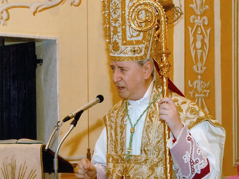 Bishop Mario Oliveri leads a mass on July 8, 2009.  Oliveri is resigning after leading the Diocese of Albenga-Imperia for more than 25 years. Photo courtesy of RiccardoP1983 via Wikimedia Commons.