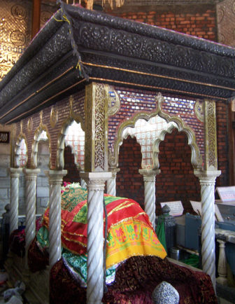 The interior of Haji Ali Dargah in Mumbai, India on February 25, 2013. Photo courtesy of Colomen via Creative Commons