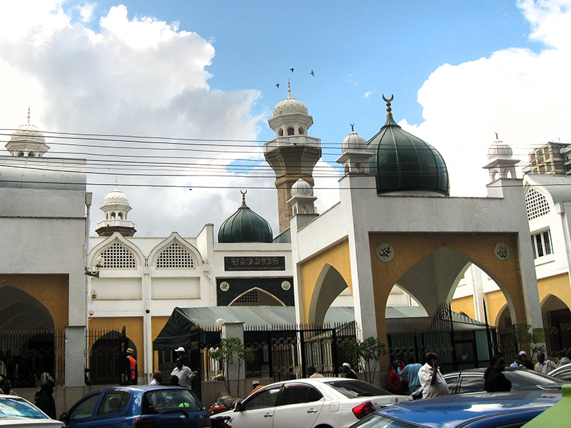 Activity around the Jamia Mosque in Nairobi, Kenya, on May 5, 2015.  Photo courtesy of Creative Commons/Rusliko
