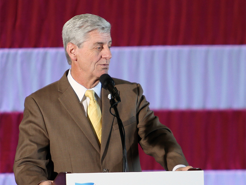 Mississippi Gov. Phil Bryant speaks at the Louisiana Republican Party 