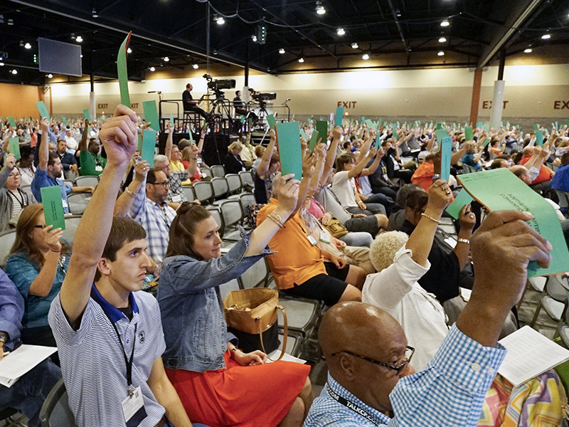 Southern Baptists overwhelmingly pass a resolution condemning the racism of the alt-right movement on June 14, 2017 in Phoenix. Photo courtesy of Baptist Press/Adam Covington