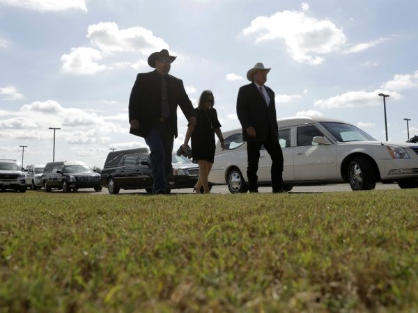 Thousands pack Texas church shooting family funeral service
