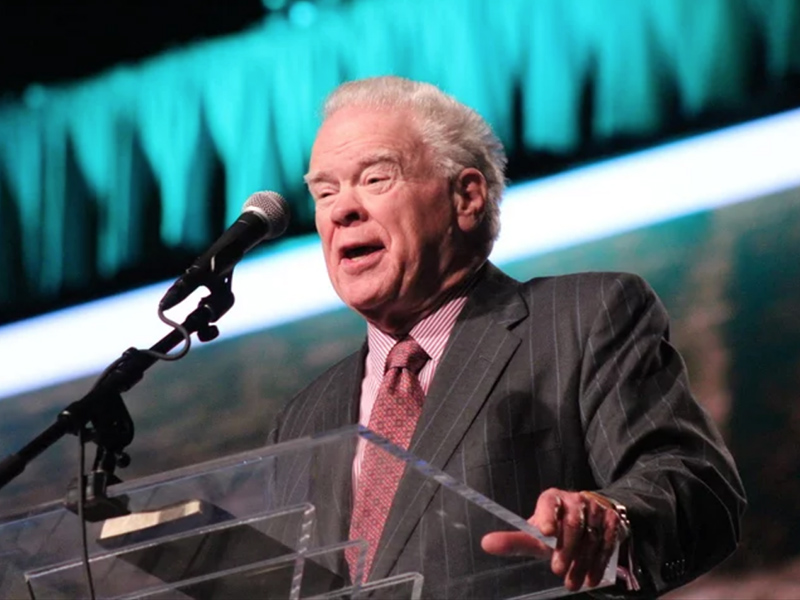 Paige Patterson speaks at the Southern Baptist Convention in Phoenix on June 14, 2017. RNS photo by Adelle M. Banks
