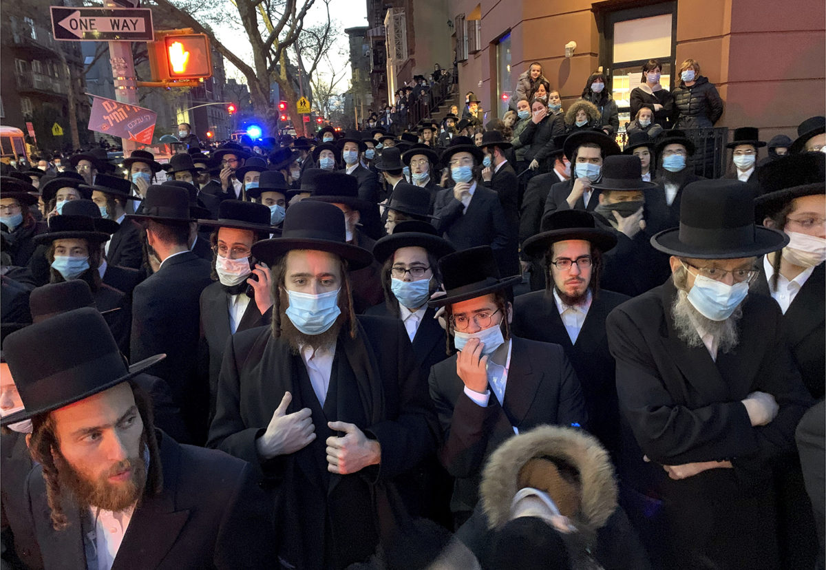 webRNS-NYC-Jews-Funeral1-043020-1200x828.jpg