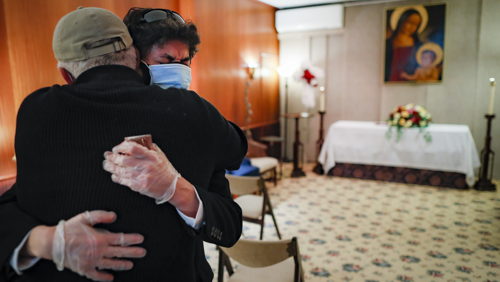 2 Hispanic churches and too many tears: 100 COVID-19 deaths