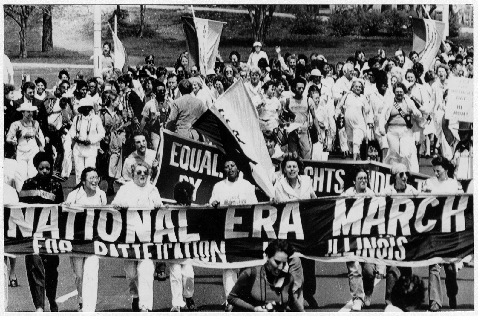 Part of a crowd of 25,000 demonstrators march along Chicago's lakefront on May 10, 1980, in support of the Equal Rights Amendment. Many churches and religious organizations participated in the event. RNS archive photo. Photo courtesy of the Presbyterian Historical Society