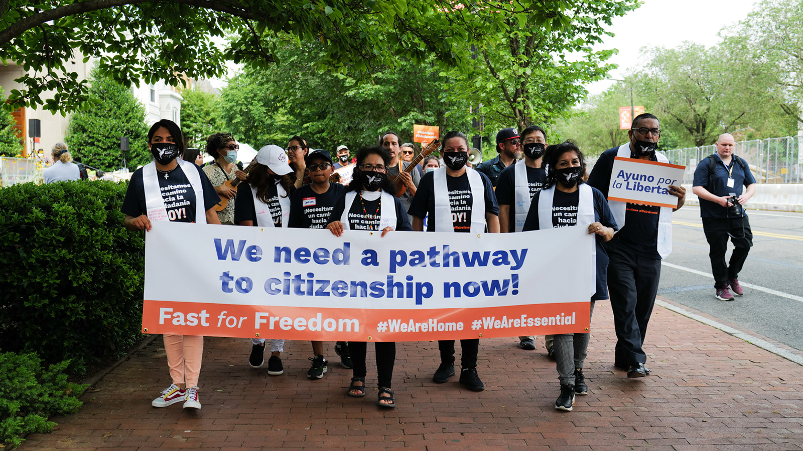For 3 weeks, clergy and immigrants fasted to pressure lawmakers for pathway to citizenship