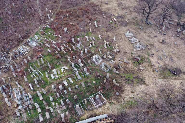 Report Nearly Half Of Jewish Cemeteries In Europe Are Falling Apart