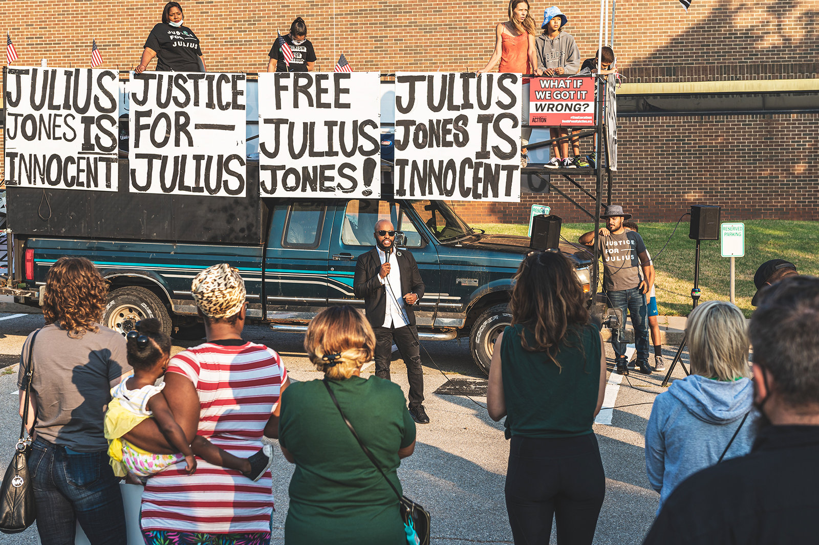 People attend a Justice for Julius Jones Commutation Hearing Rally in Oklahoma City on Sept. 13, 2021. Photo by Josh Dean Photography