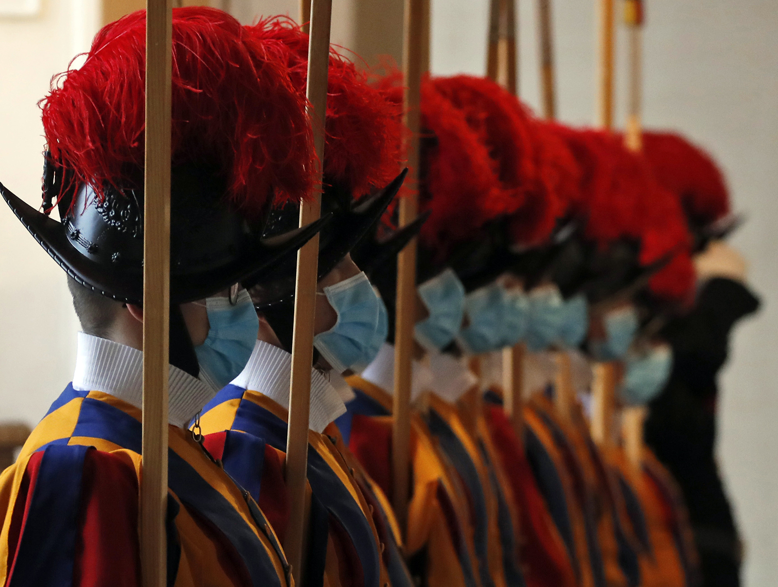 Three Swiss Guards resign following Vatican vaccine mandate