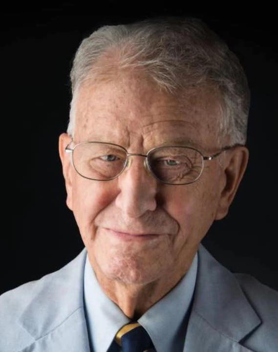 Frank Barker, founding pastor of Briarwood Presbyterian Church, is dead at 89 - Vimarsana News