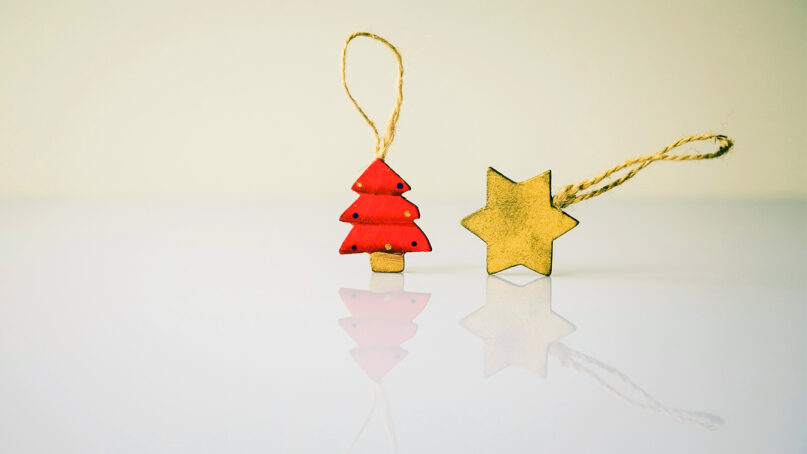 Christmas tree and Star of David ornaments. Photo by Markus Spiske/Unsplash/Creative Commons
