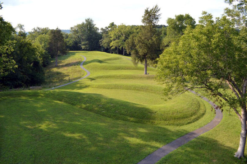 A portion of Serpent Mound along Ohio Brush Creek near Peebles, Ohio. Photo by Stephanie A. Terry/Wikipedia/Creative Commons