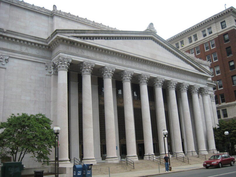 The U.S. post office and courthouse in New Haven, Connecticut. Photo credit: wallyg via Creative Commons