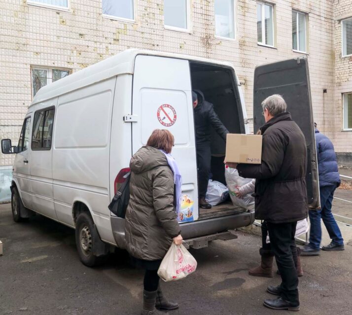 “Unstoppable” local churches in Ukraine and Russia are launching a large-scale humanitarian outreach in the midst of war. Shown: A 2020 photo of the team delivering aid to an orphanage in the war zone. Supported by U.S.-based Slavic Gospel Association (SGA), the emergency response will provide food, winter clothes, blankets and medicines for thousands of at-risk people, including orphans, abandoned children, and those uprooted by the conflict.