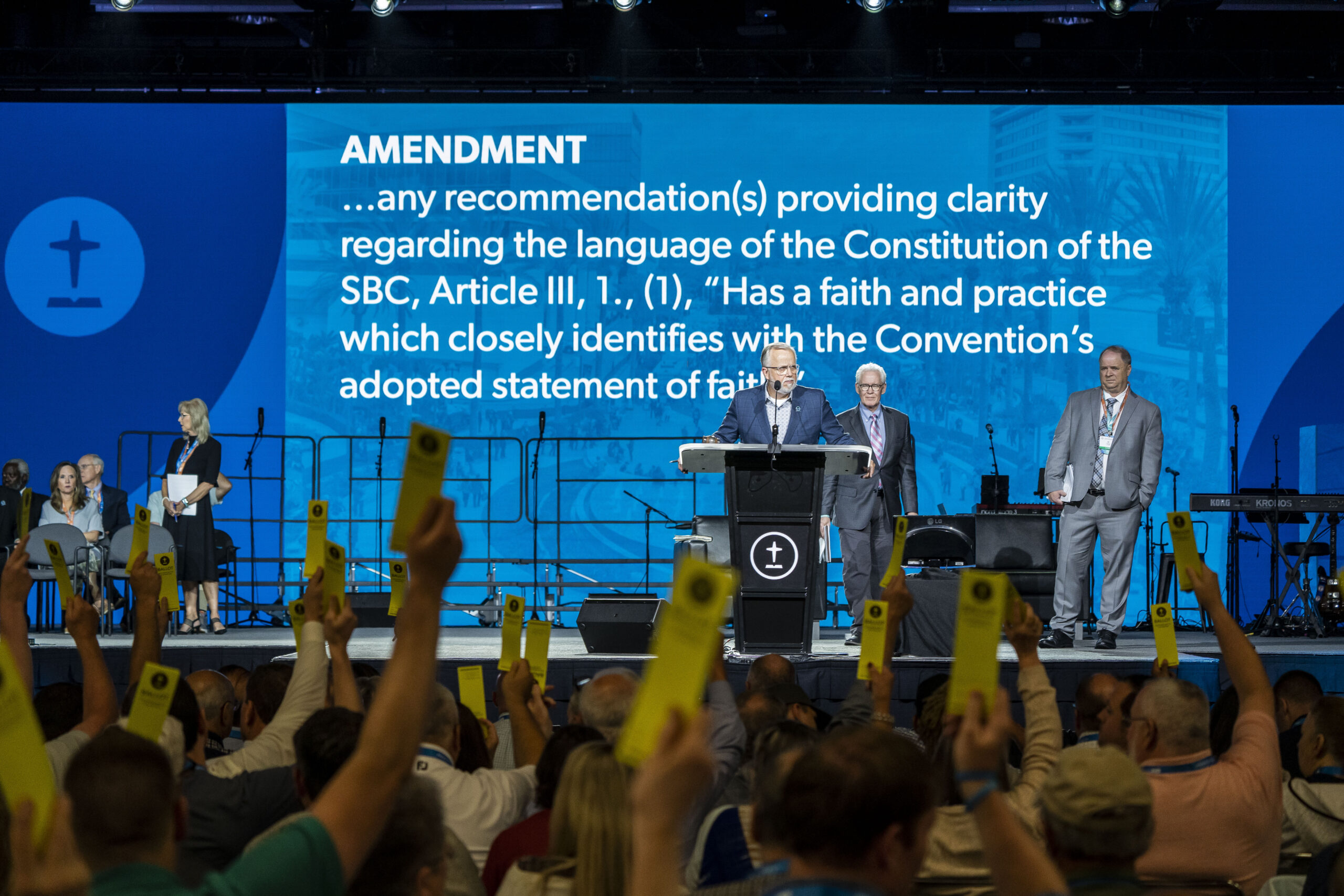People vote on an amendment at the Southern Baptist Convention, held at the Anaheim Convention Center in Anaheim, California, on Tuesday, June 14, 2022. Photo by Justin L. Stewart/Religion News Service