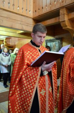 Ukrainian priest on funerals, food aid and prayers for victory