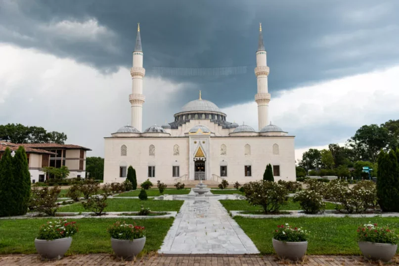 Storm clouds clear over Diyanet Center of America in Lanham, Maryland, August 2022. (© Shelby Swann Photography)