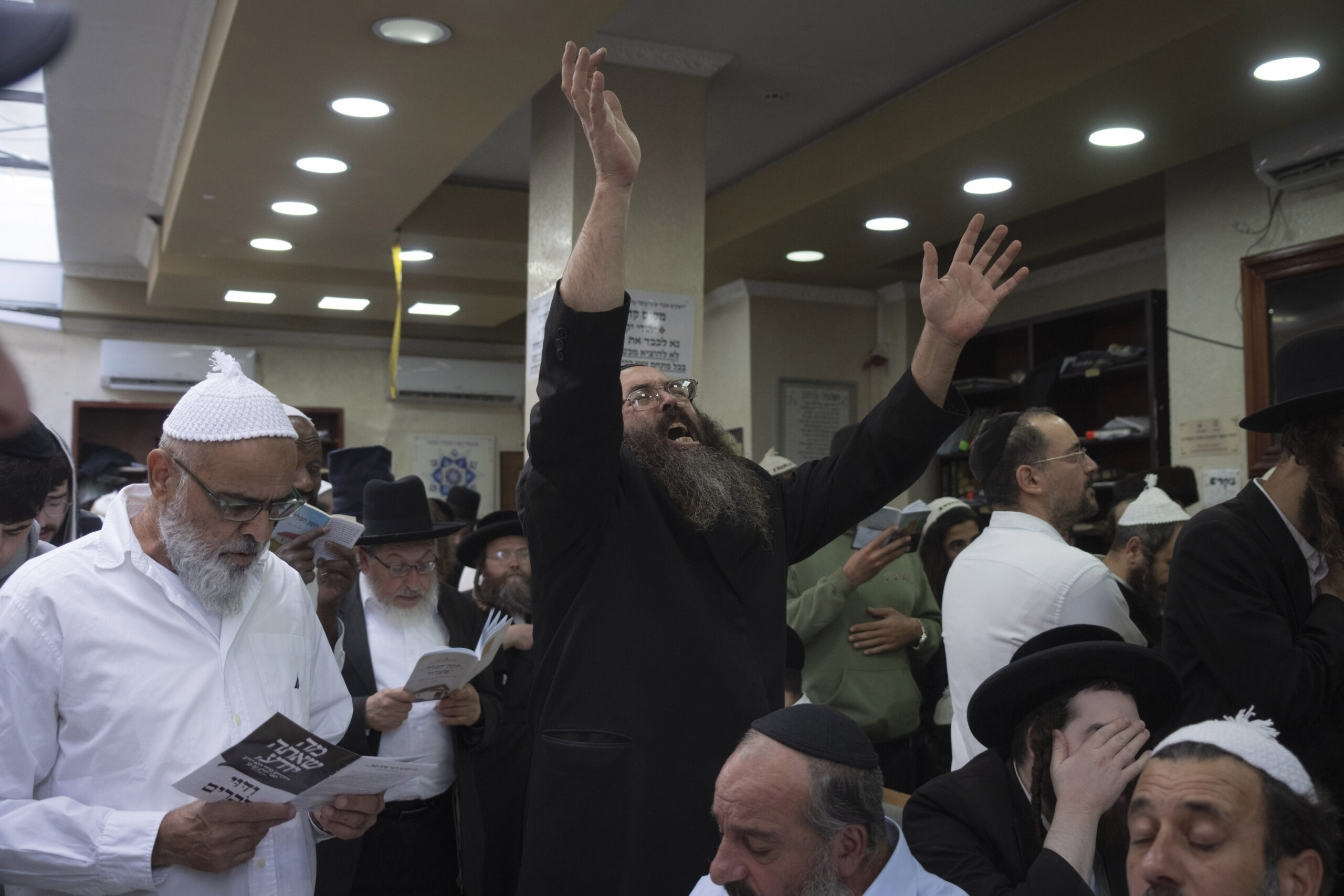 Jewish pilgrims gather in Ukraine despite the perils of war