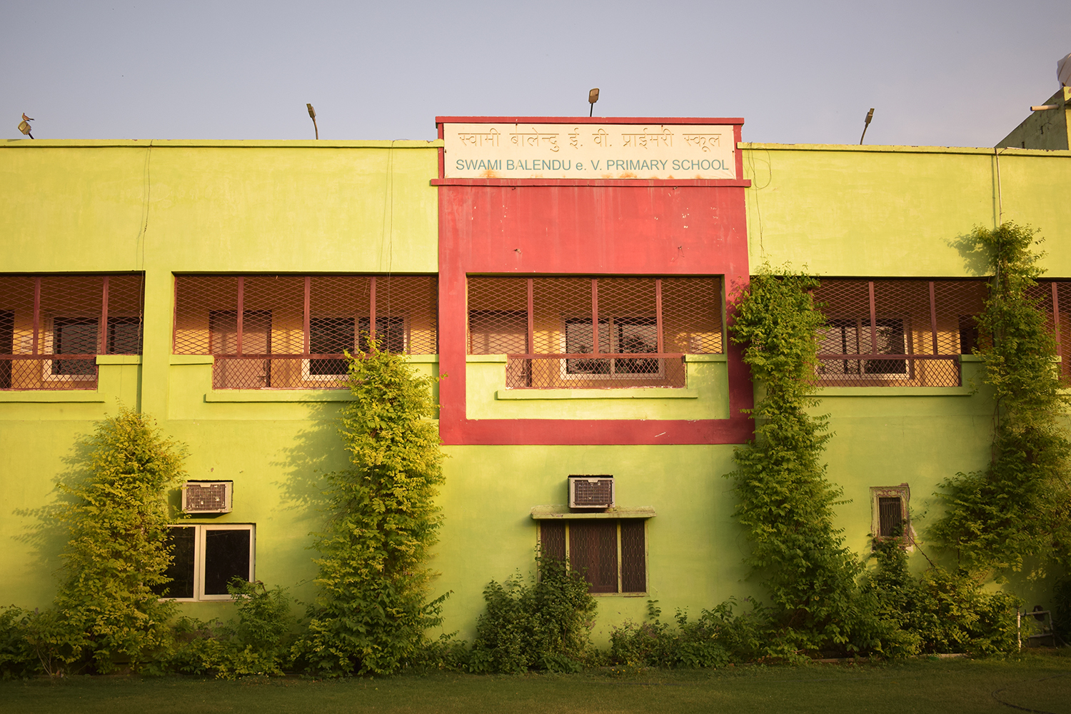 The school for underprivileged children run by humanist Purnendu Goswami, on the grounds of his ashram in Vrindavan, India. Photo by Priyadarshini Sen