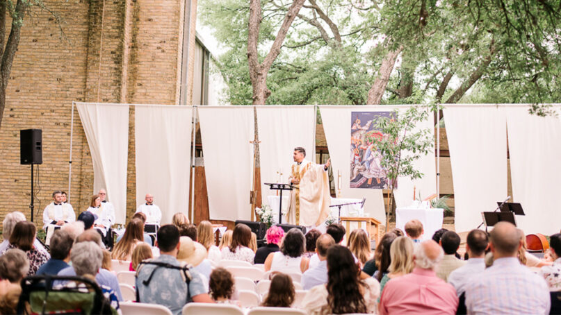 The Rev. Shawn McCain Tirres speaks during an outdoor service at Resurrection Anglican Church in Austin, Texas. Photo © Kelly Carlson