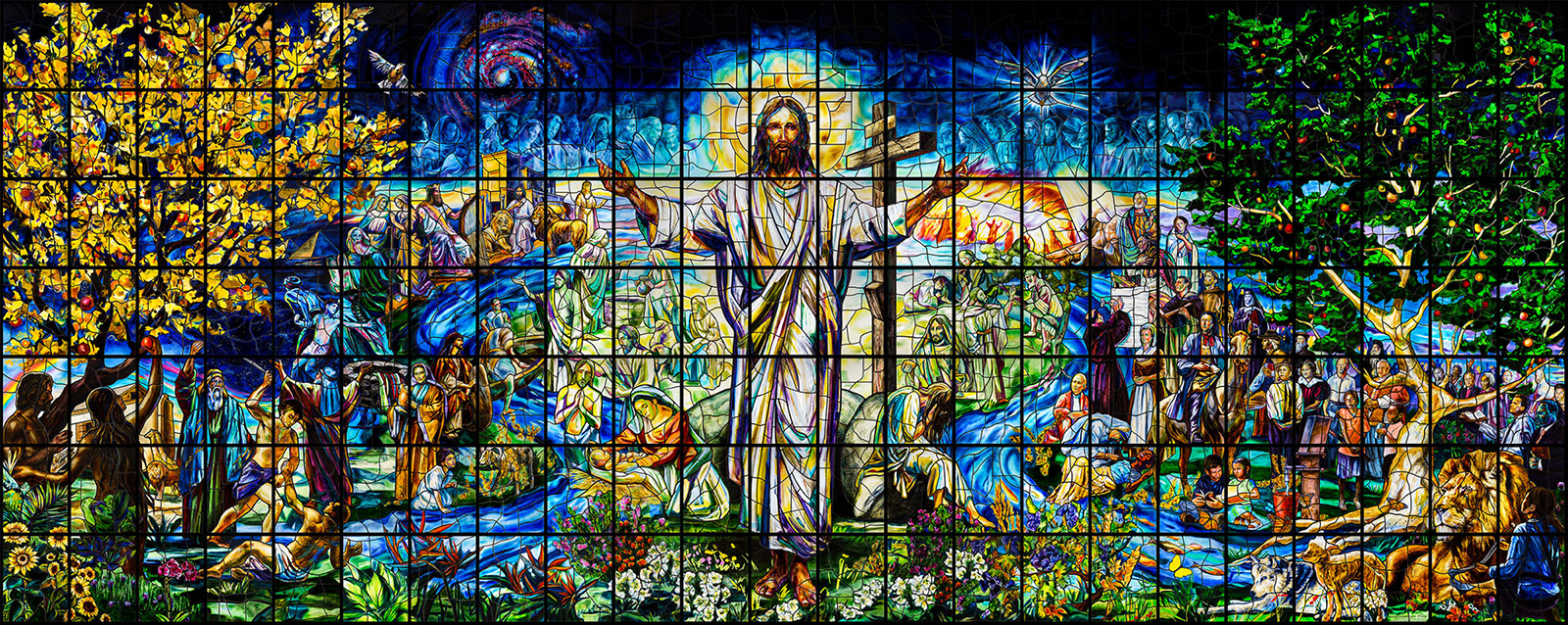 The full stained-glass window at the United Methodist Church of the Resurrection in Leawood, Kansas. (Photo courtesy Judson Studios)