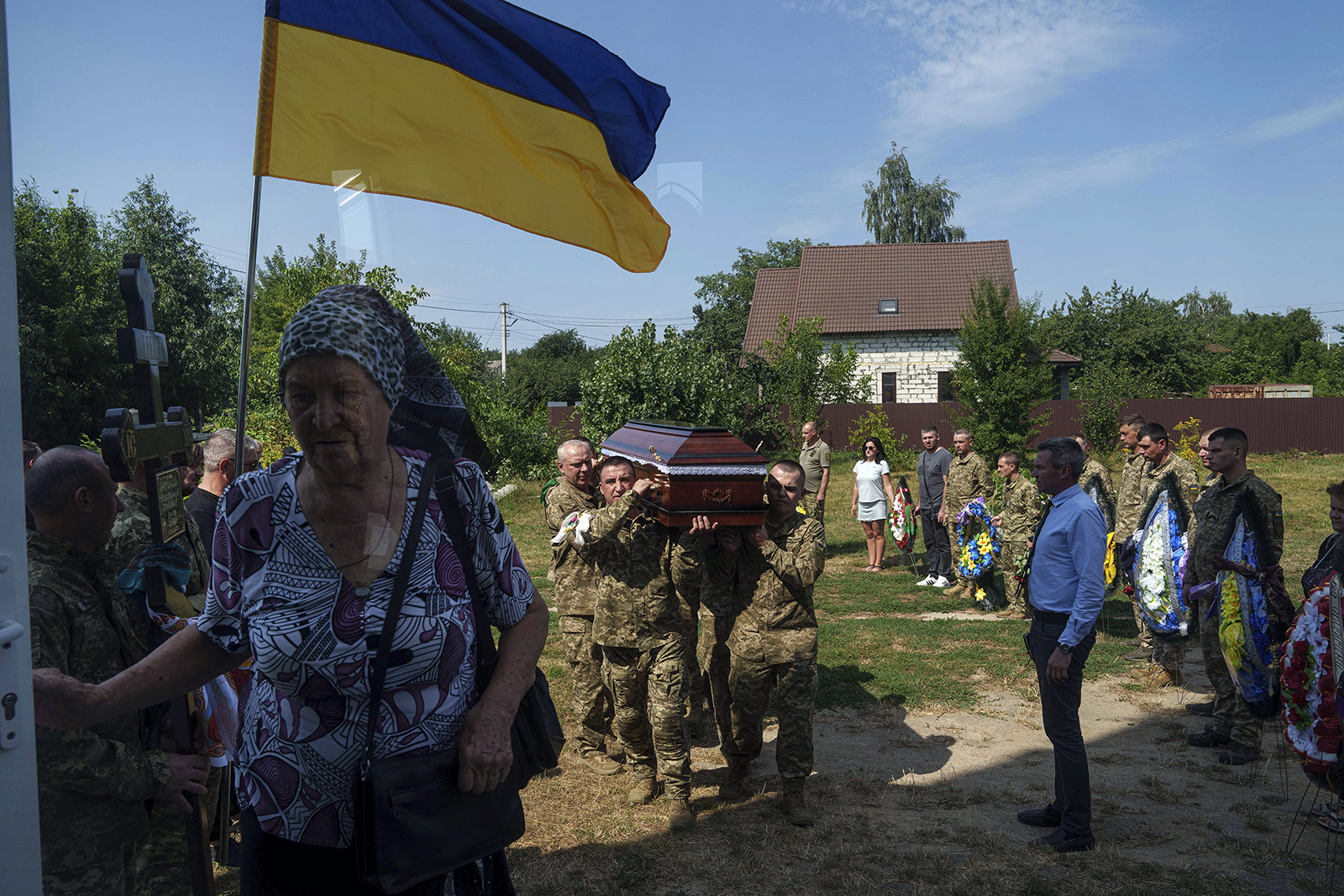 Ukrainian ambassador to the Vatican believes a visit by Pope Francis would promote peace